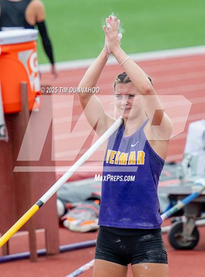 Thumbnail 3 in UIL 2A Girls Track & Field Finals photogallery.