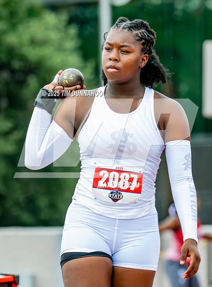 Thumbnail 3 in UIL 2A Girls Track & Field Finals photogallery.