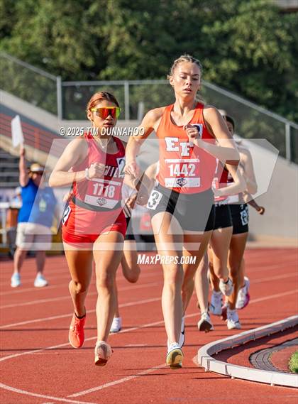 Thumbnail 3 in UIL 2A Girls Track & Field Finals photogallery.