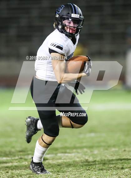 Thumbnail 2 in Edison vs. Clovis North photogallery.