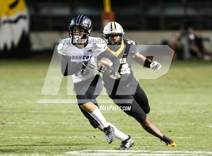Thumbnail 3 in Edison vs. Clovis North photogallery.