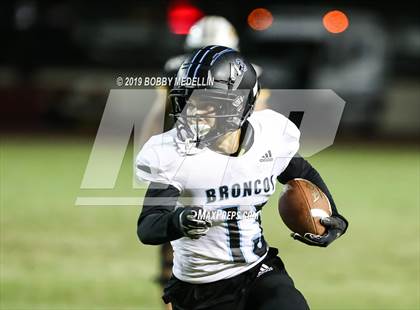Thumbnail 3 in Edison vs. Clovis North photogallery.