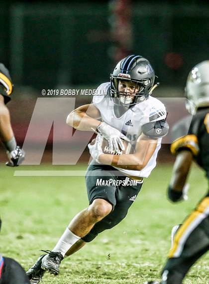 Thumbnail 3 in Edison vs. Clovis North photogallery.