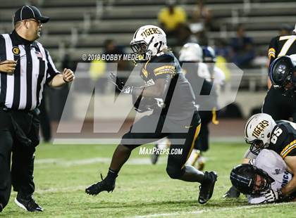 Thumbnail 1 in Edison vs. Clovis North photogallery.