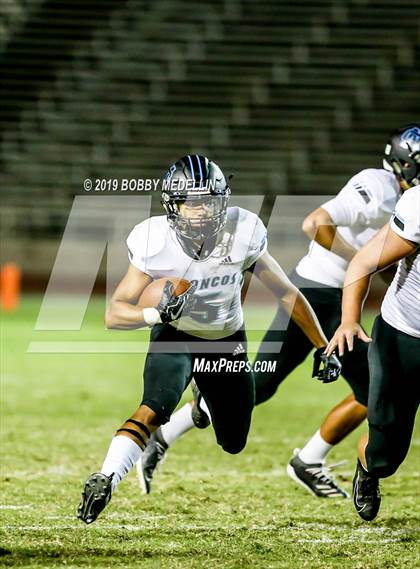 Thumbnail 2 in Edison vs. Clovis North photogallery.