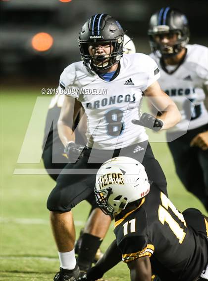 Thumbnail 2 in Edison vs. Clovis North photogallery.