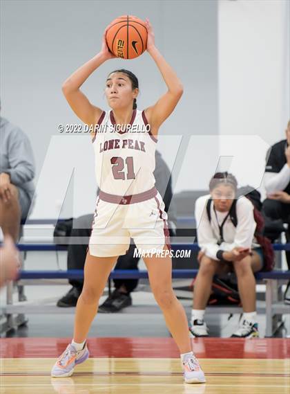 Thumbnail 3 in St. John's vs. Lone Peak (NIKE Tournament of Champions) photogallery.