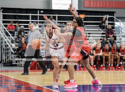 Thumbnail 1 in St. John's vs. Lone Peak (NIKE Tournament of Champions) photogallery.
