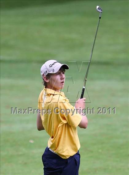 Thumbnail 1 in Section 5 State Qualifier @ Oak Hill CC (Supersectionals) photogallery.