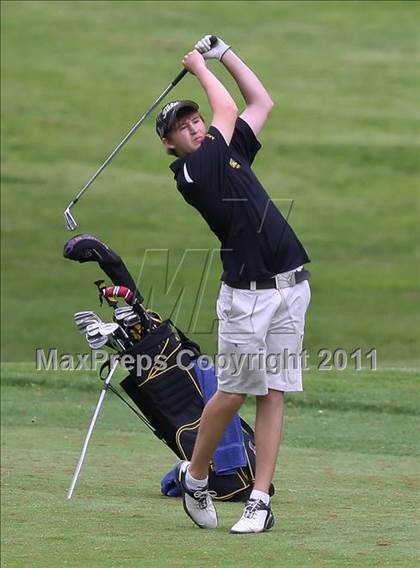 Thumbnail 2 in Section 5 State Qualifier @ Oak Hill CC (Supersectionals) photogallery.
