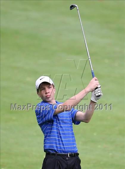 Thumbnail 1 in Section 5 State Qualifier @ Oak Hill CC (Supersectionals) photogallery.