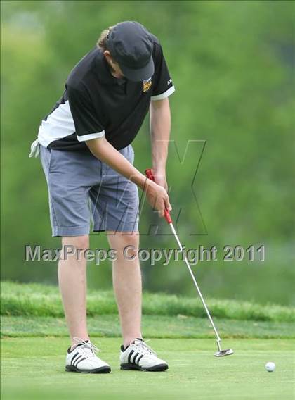 Thumbnail 1 in Section 5 State Qualifier @ Oak Hill CC (Supersectionals) photogallery.