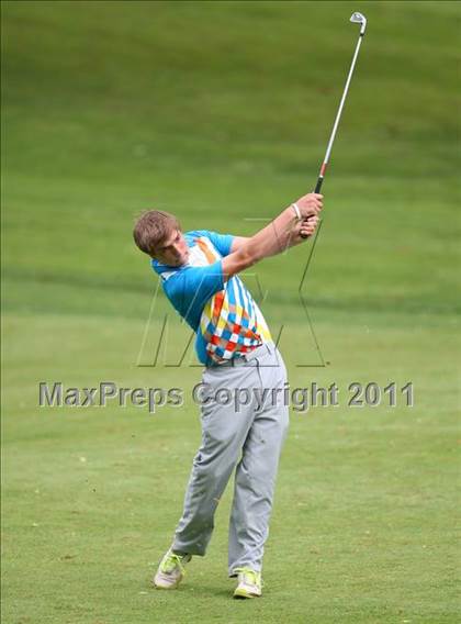 Thumbnail 2 in Section 5 State Qualifier @ Oak Hill CC (Supersectionals) photogallery.