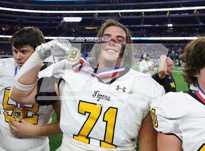 Thumbnail 1 in Franklin vs. Malakoff (UIL Football 3A D1 Final Medal Ceremony) photogallery.