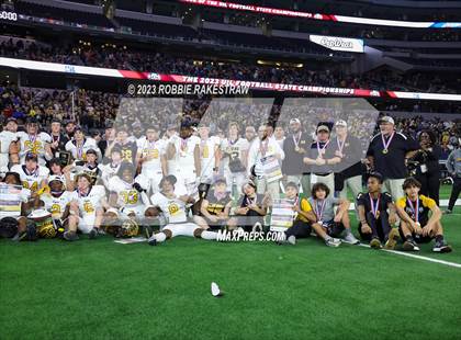 Thumbnail 3 in Franklin vs. Malakoff (UIL Football 3A D1 Final Medal Ceremony) photogallery.