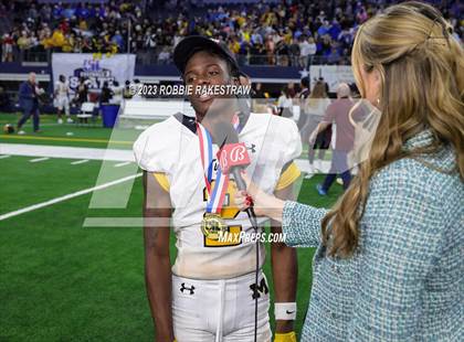 Thumbnail 3 in Franklin vs. Malakoff (UIL Football 3A D1 Final Medal Ceremony) photogallery.