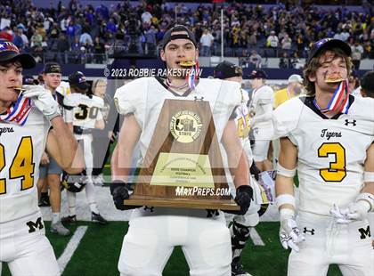 Thumbnail 1 in Franklin vs. Malakoff (UIL Football 3A D1 Final Medal Ceremony) photogallery.