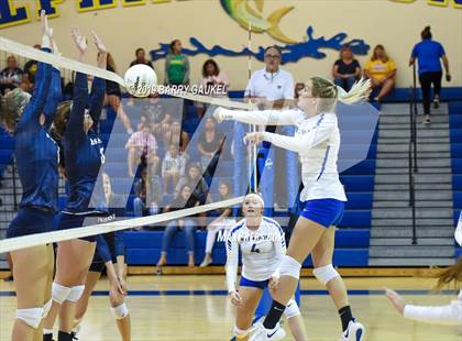 Thumbnail 3 in Marathon vs.Bishop McLaughlin Catholic photogallery.