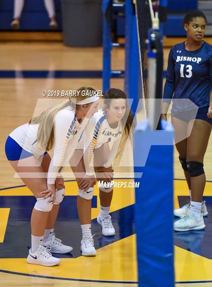 Thumbnail 1 in Marathon vs.Bishop McLaughlin Catholic photogallery.