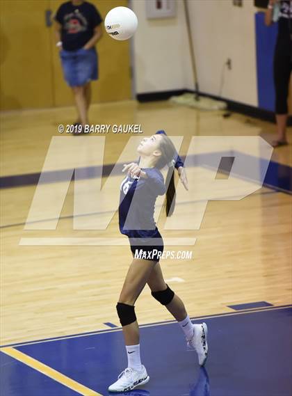 Thumbnail 2 in Marathon vs.Bishop McLaughlin Catholic photogallery.