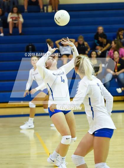 Thumbnail 3 in Marathon vs.Bishop McLaughlin Catholic photogallery.