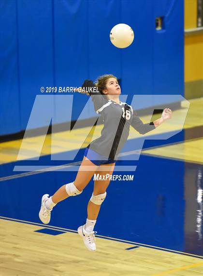 Thumbnail 1 in Marathon vs.Bishop McLaughlin Catholic photogallery.
