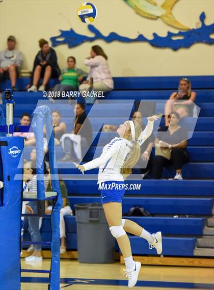 Thumbnail 3 in Marathon vs.Bishop McLaughlin Catholic photogallery.