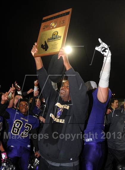 Thumbnail 3 in Jurupa Hills vs. St. Margaret's (CIF SS East Valley Division Final) photogallery.