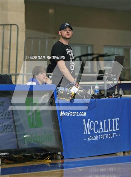 Thumbnail 1 in The Webb School vs. Howard (Dr Pepper Classic) photogallery.