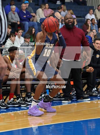 Thumbnail 3 in The Webb School vs. Howard (Dr Pepper Classic) photogallery.