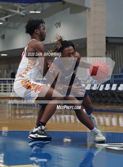 Thumbnail 3 in The Webb School vs. Howard (Dr Pepper Classic) photogallery.