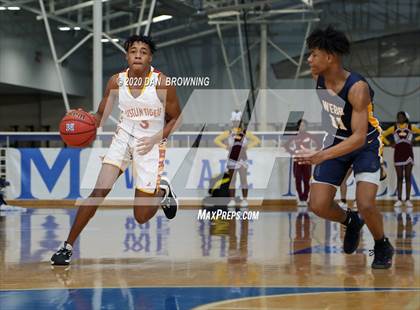 Thumbnail 1 in The Webb School vs. Howard (Dr Pepper Classic) photogallery.