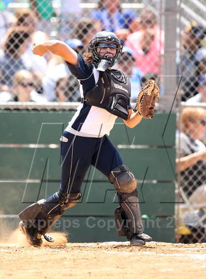 Thumbnail 2 in Venice vs. Arleta  (LA City Section D2 Final) photogallery.