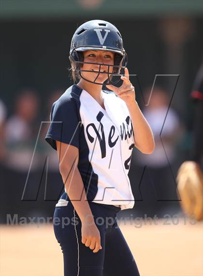 Thumbnail 3 in Venice vs. Arleta  (LA City Section D2 Final) photogallery.