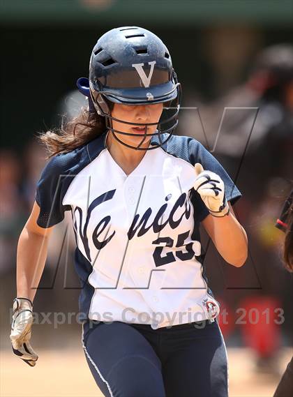 Thumbnail 1 in Venice vs. Arleta  (LA City Section D2 Final) photogallery.