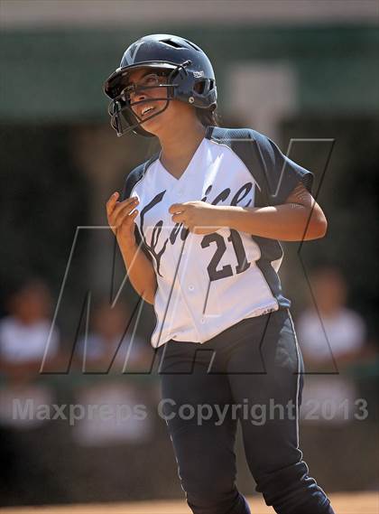 Thumbnail 3 in Venice vs. Arleta  (LA City Section D2 Final) photogallery.