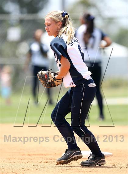 Thumbnail 2 in Venice vs. Arleta  (LA City Section D2 Final) photogallery.