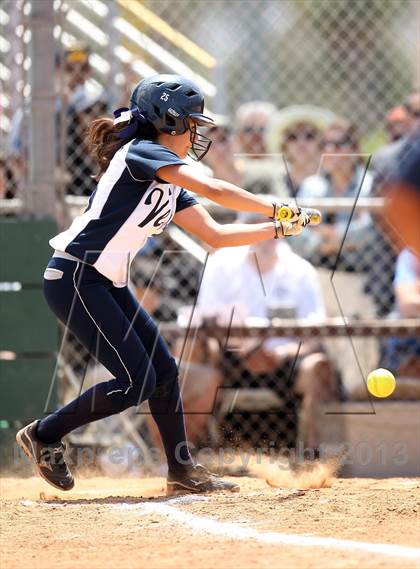 Thumbnail 2 in Venice vs. Arleta  (LA City Section D2 Final) photogallery.