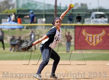 Thumbnail 3 in Venice vs. Arleta  (LA City Section D2 Final) photogallery.