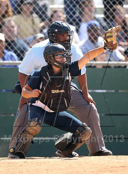 Thumbnail 2 in Venice vs. Arleta  (LA City Section D2 Final) photogallery.