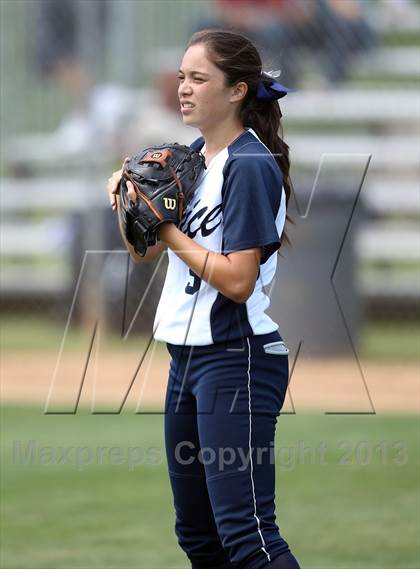 Thumbnail 2 in Venice vs. Arleta  (LA City Section D2 Final) photogallery.