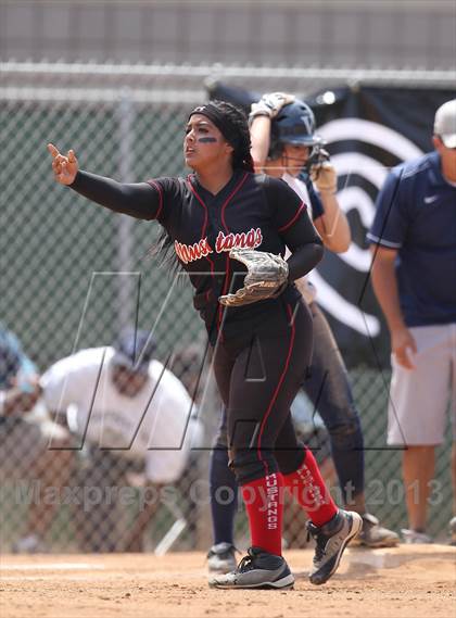 Thumbnail 2 in Venice vs. Arleta  (LA City Section D2 Final) photogallery.