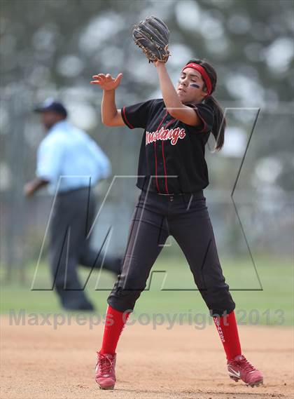 Thumbnail 2 in Venice vs. Arleta  (LA City Section D2 Final) photogallery.