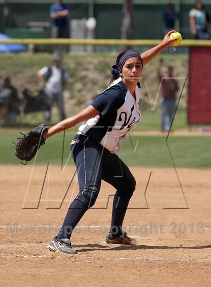 Thumbnail 3 in Venice vs. Arleta  (LA City Section D2 Final) photogallery.