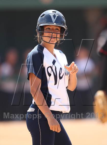 Thumbnail 2 in Venice vs. Arleta  (LA City Section D2 Final) photogallery.
