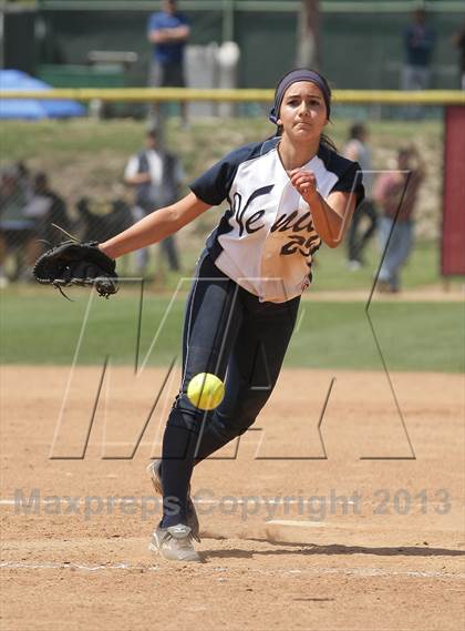 Thumbnail 2 in Venice vs. Arleta  (LA City Section D2 Final) photogallery.