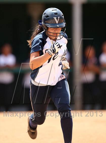 Thumbnail 2 in Venice vs. Arleta  (LA City Section D2 Final) photogallery.