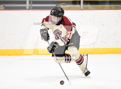 Thumbnail 2 in Loomis vs. Berkshire (Avon Christmas Classic 5th Place) photogallery.