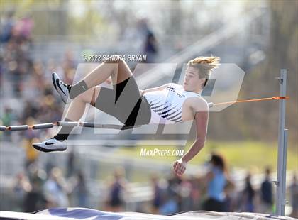 Thumbnail 1 in Porter Ridge High School Track Meet photogallery.
