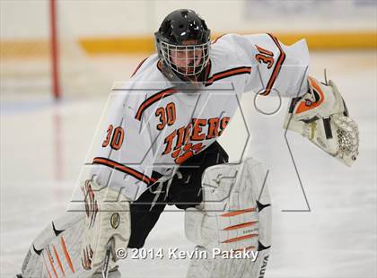 Thumbnail 2 in Notre Dame, WH vs. Ridgefield (West Haven Christmas D1 Final) photogallery.